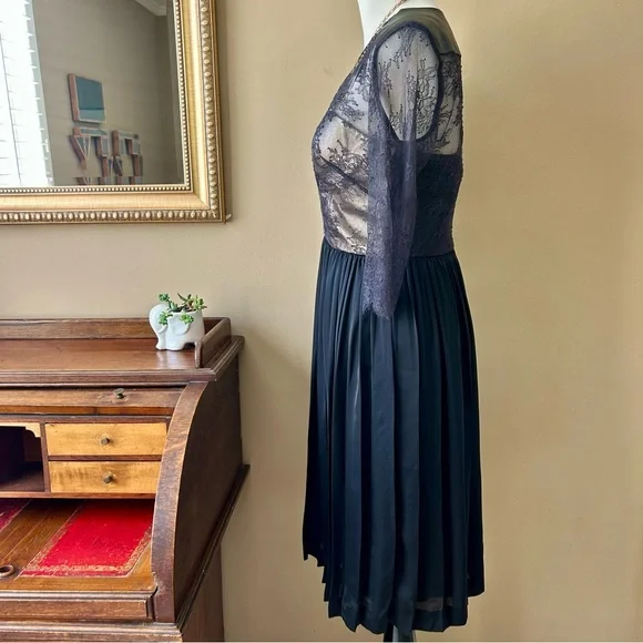 Lace and Leather Dress - Picture 4 of 9